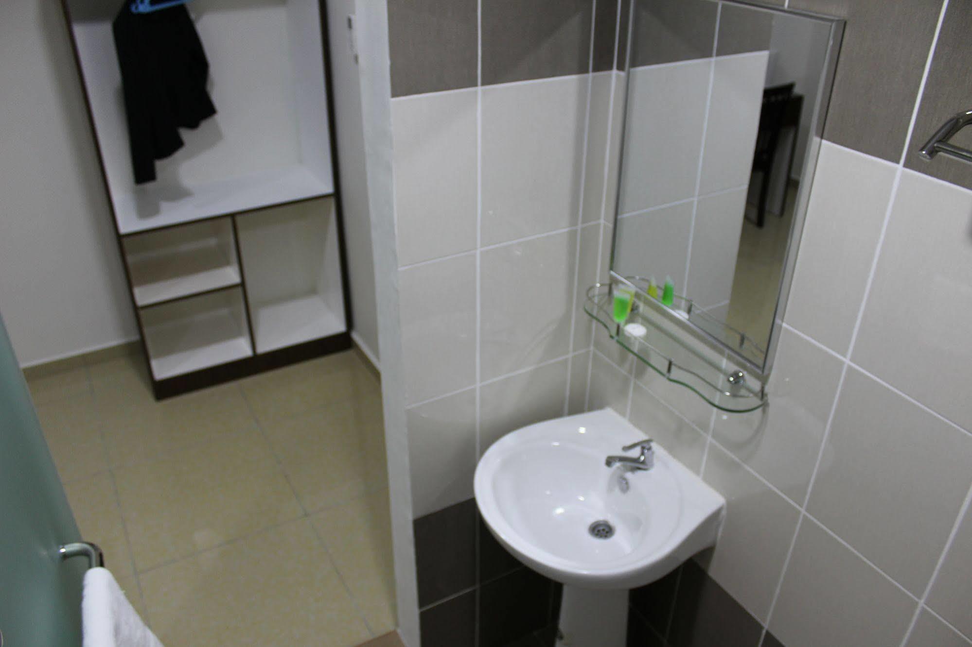 Hotel Gulshan Ampang  Exterior photo